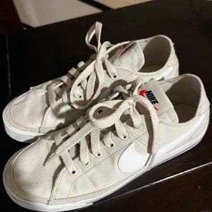 Nike canvas casual shoes